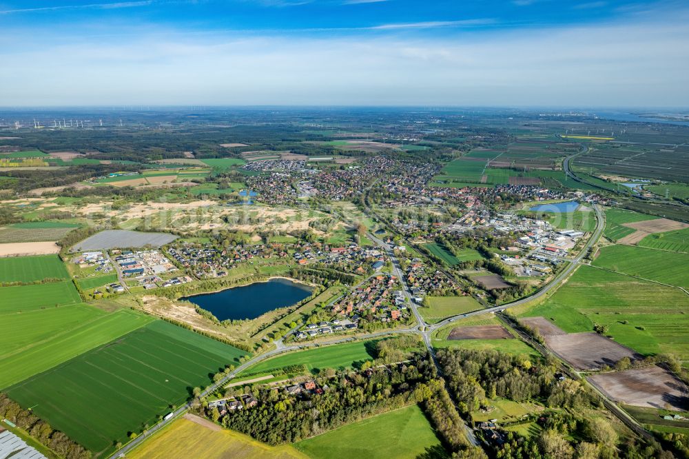 Horneburg from the bird's eye view: Town View of the streets and houses of the residential areas in Horneburg in the state Lower Saxony, Germany