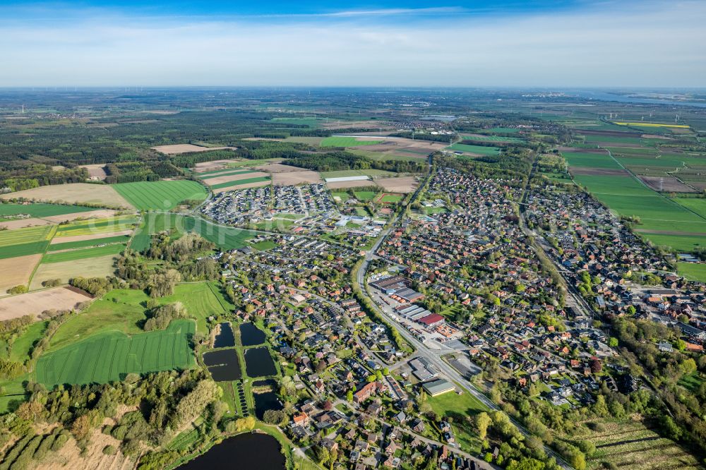 Aerial image Horneburg - Town View of the streets and houses of the residential areas in Horneburg in the state Lower Saxony, Germany