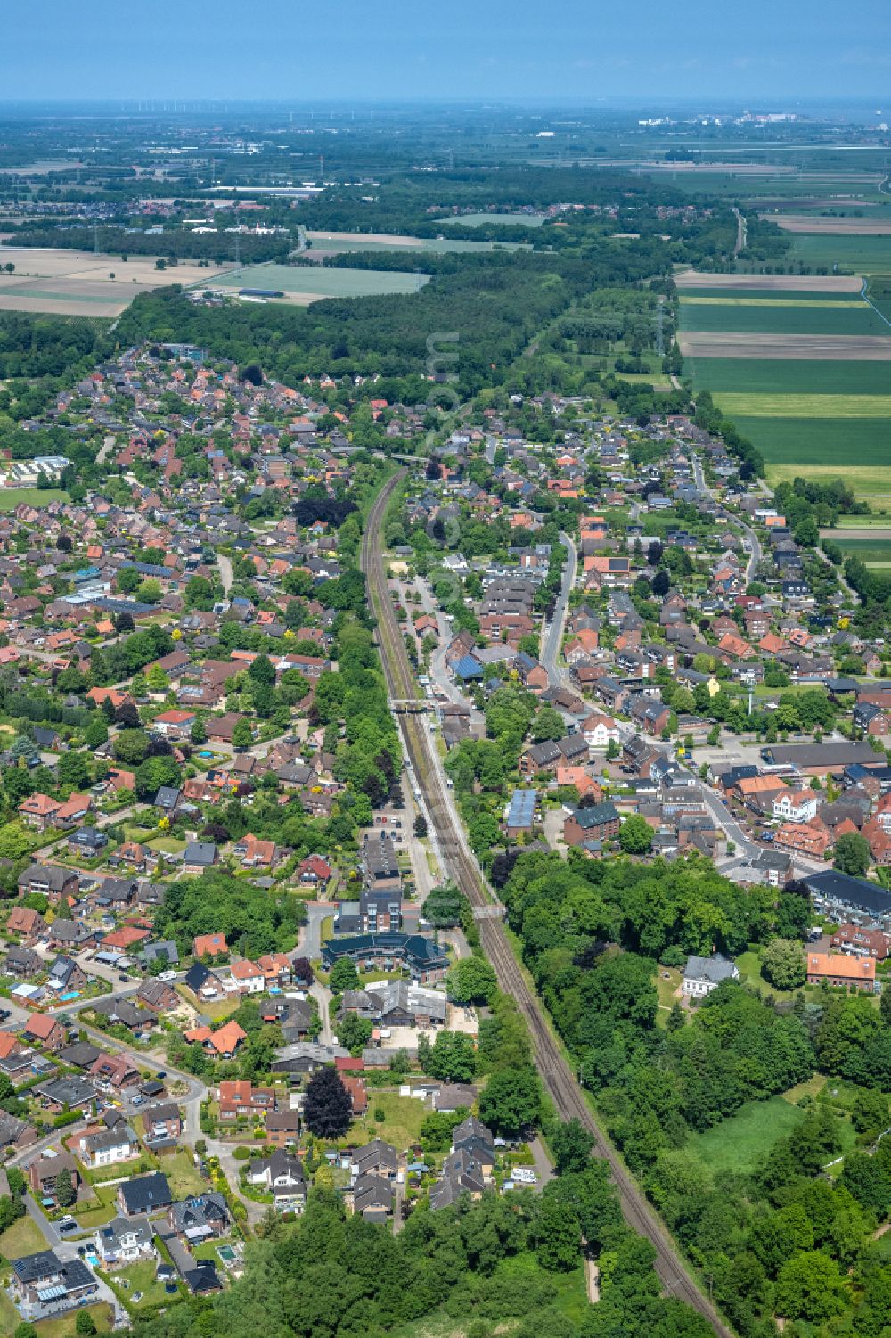 Aerial image Horneburg - Town View of the streets and houses of the residential areas in Horneburg in the state Lower Saxony, Germany