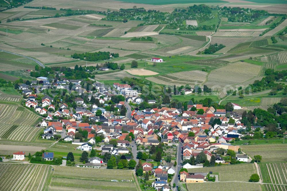 Horrweiler from the bird's eye view: Town View of the streets and houses of the residential areas in Horrweiler in the state Rhineland-Palatinate, Germany