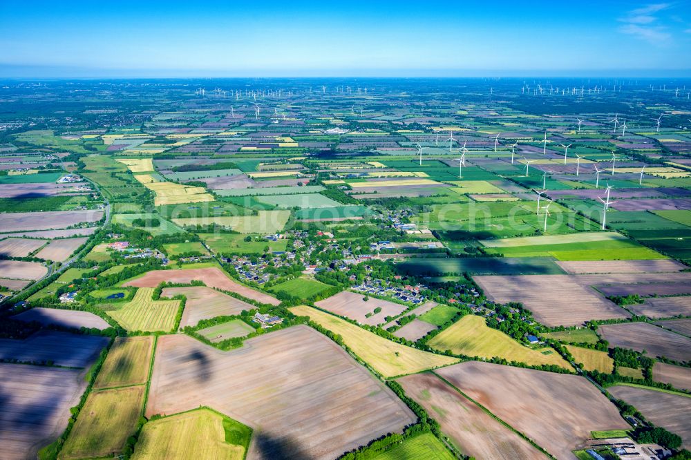 Hörup from the bird's eye view: Town View of the streets and houses of the residential areas in Hoerup in the state Schleswig-Holstein, Germany