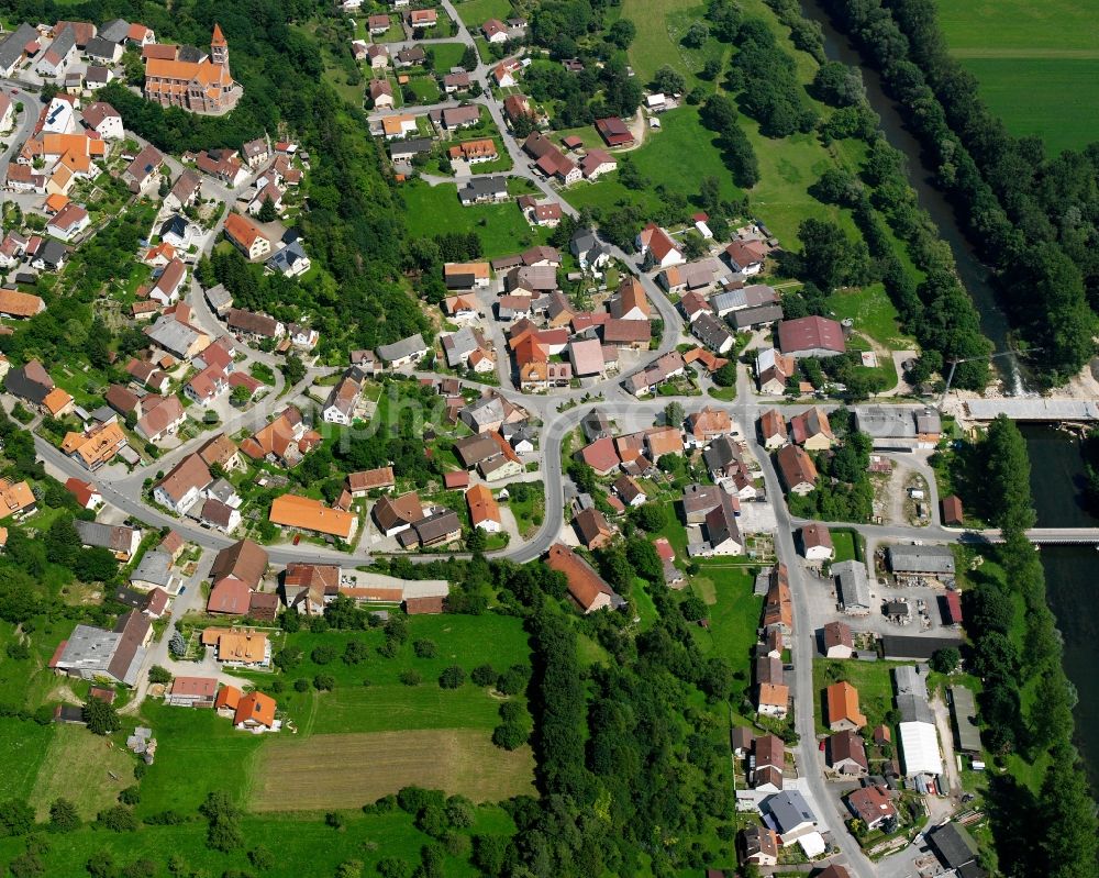 Aerial photograph Hundersingen - Town View of the streets and houses of the residential areas in Hundersingen in the state Baden-Wuerttemberg, Germany