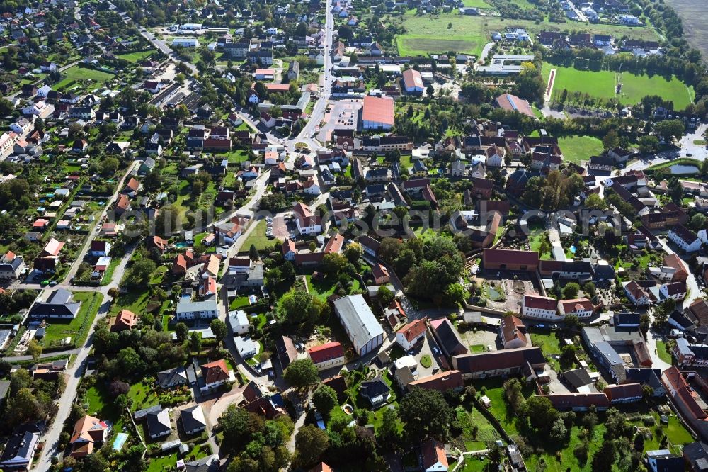 Irxleben from above - Town View of the streets and houses of the residential areas in the district Hohe Boerde in Irxleben in the state Saxony-Anhalt, Germany