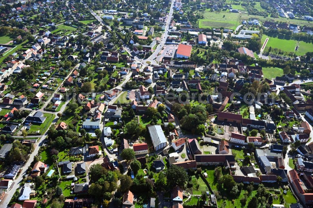 Irxleben from the bird's eye view: Town View of the streets and houses of the residential areas in the district Hohe Boerde in Irxleben in the state Saxony-Anhalt, Germany