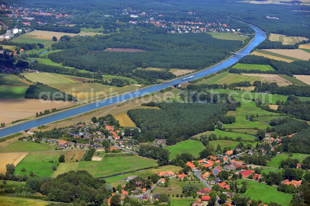 Aerial image Jastdorf - Townscape of Jastdorf on the banks of the Elbe Lateral Canal in the state of Lower Saxony