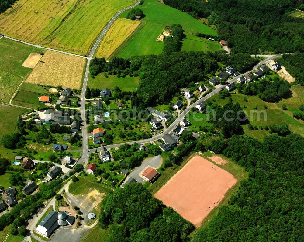 Hettenrodt from the bird's eye view: Town View of the streets and houses of the residential areas am Kaiserfeld - Hohlstrasse in Hettenrodt in the state Rhineland-Palatinate, Germany