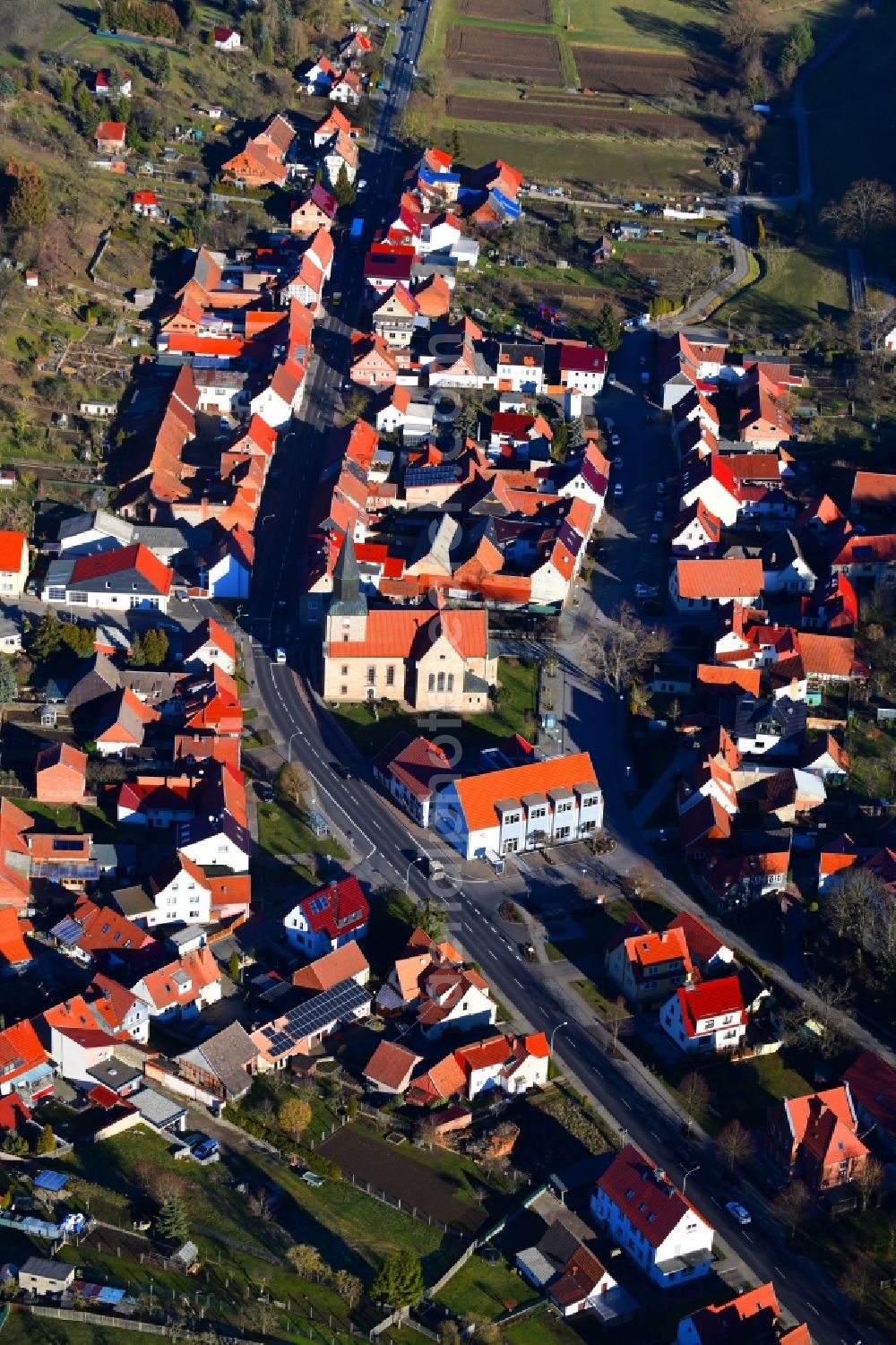 Kallmerode from above - Town View of the streets and houses of the residential areas in Kallmerode in the state Thuringia, Germany