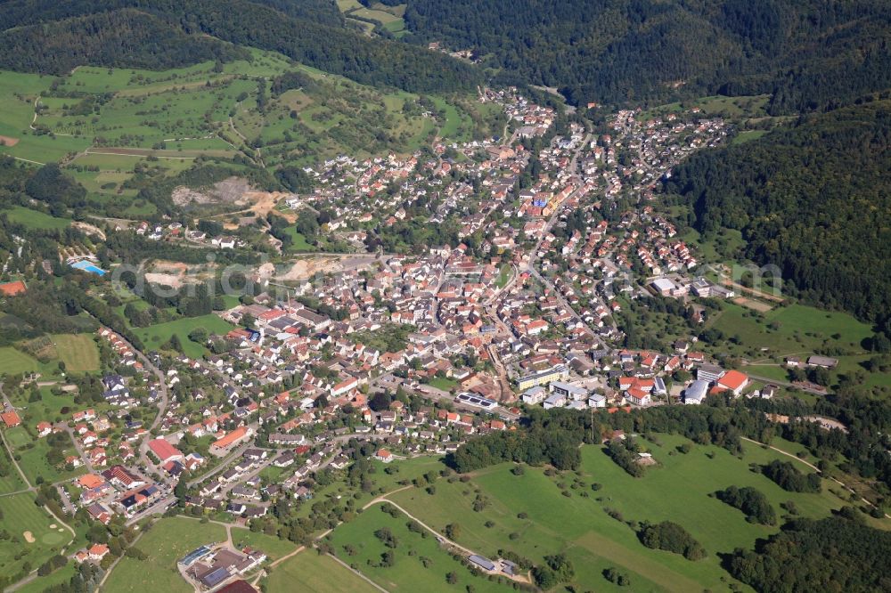 Kandern from the bird's eye view: Town View of the residential areas in Kan dern in the state Baden-Wuerttemberg in the Black Forest