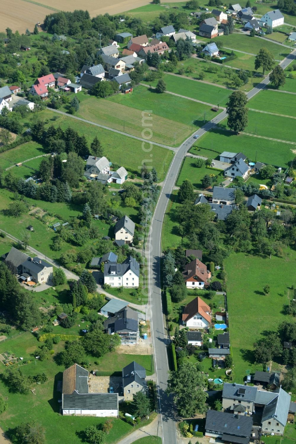 Kaufungen from the bird's eye view: View of Kaufungen along Dorfstrasse in the state of Saxony