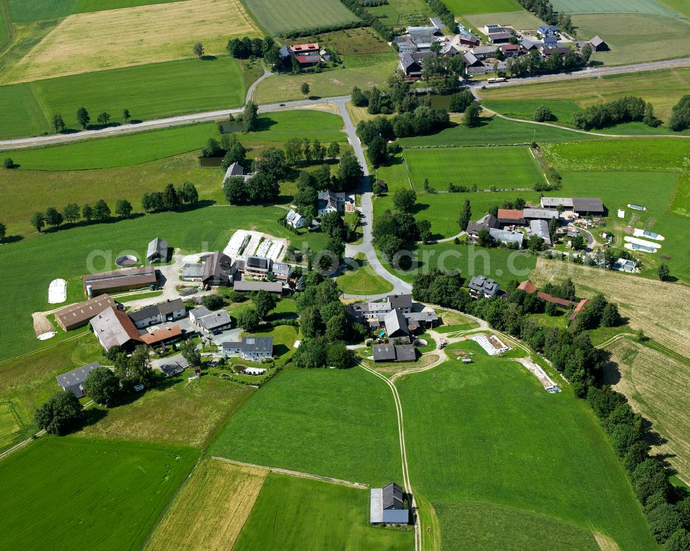 Konradsreuth from the bird's eye view: Town View of the streets and houses of the residential areas in the district Martinsreuth in Konradsreuth in the state Bavaria, Germany