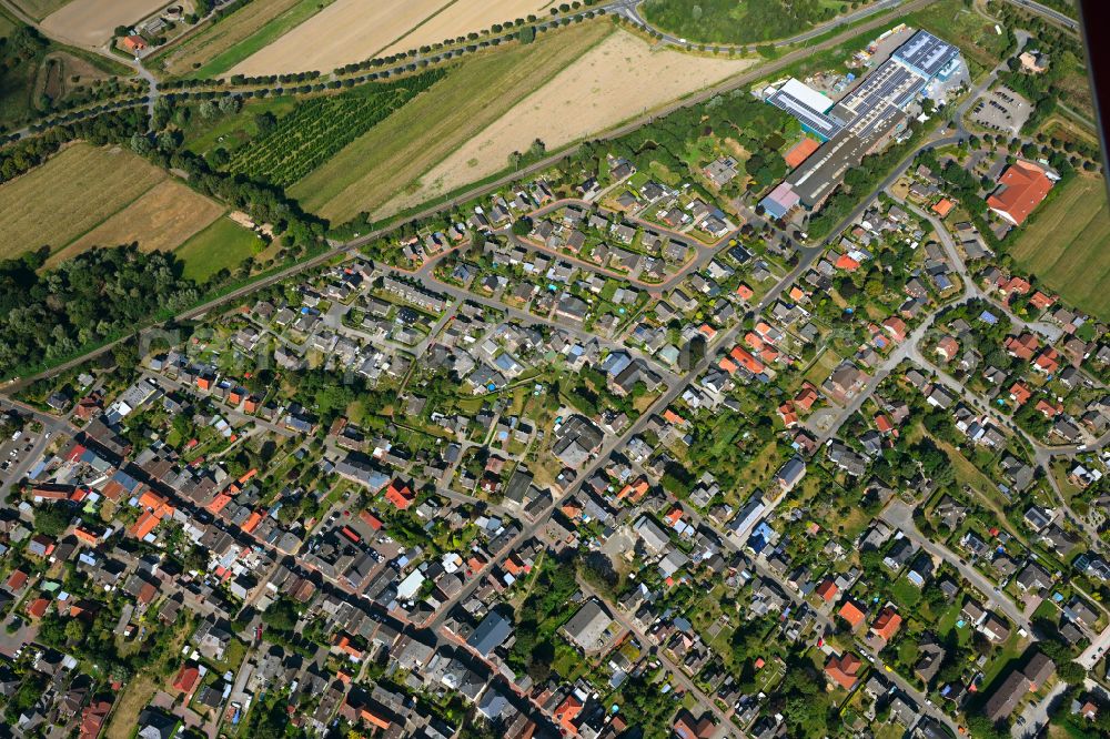 Aerial photograph Krempe - Town View of the streets and houses of the residential areas in Krempe in the state Schleswig-Holstein, Germany