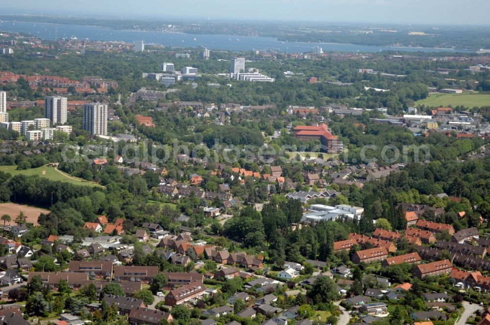 Kronshagen from the bird's eye view: Town View of the streets and houses of the residential areas in Kronshagen in the state Schleswig-Holstein, Germany