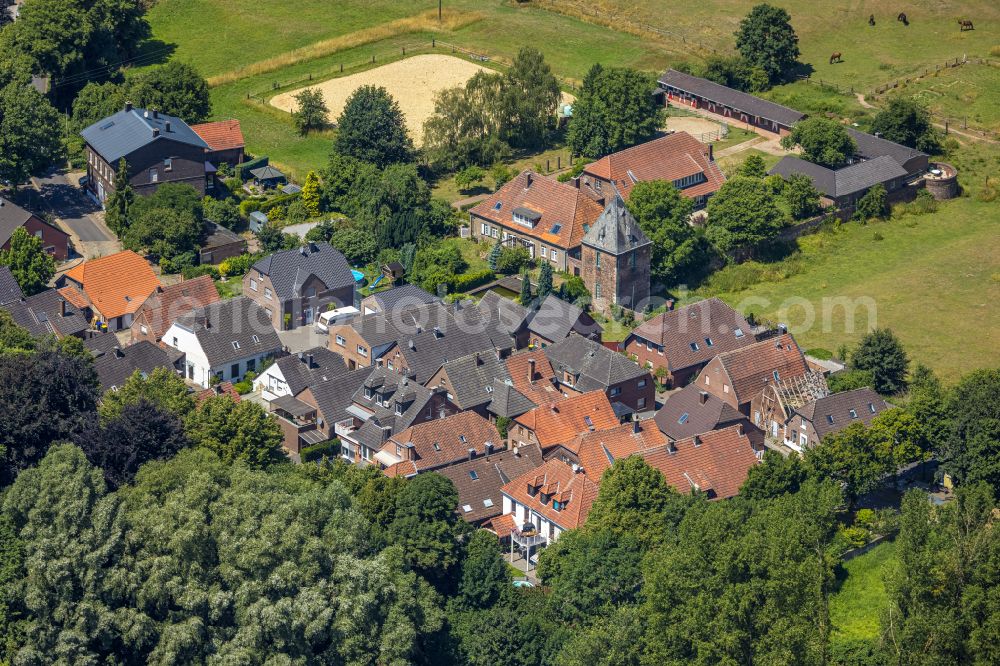 Aerial photograph Krudenburg - Town View of the streets and houses of the residential areas in Krudenburg at Ruhrgebiet in the state North Rhine-Westphalia, Germany