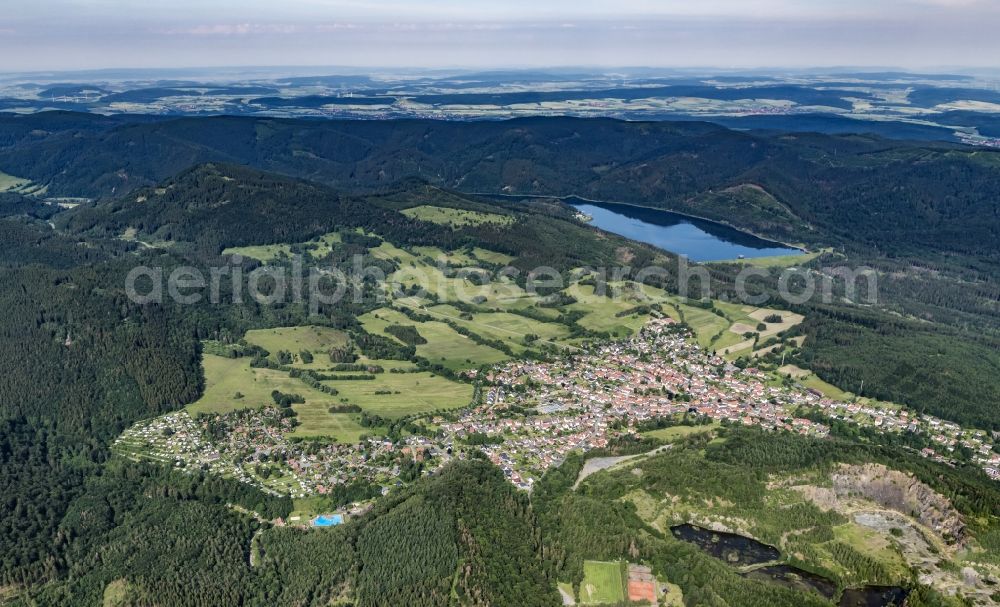 Langelsheim from the bird's eye view: Town View of the streets and houses of the residential areas in Langelsheim Wolfshagen in the state Lower Saxony, Germany