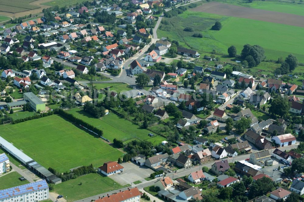 Laußig from the bird's eye view: Town View of the streets and houses of the residential areas in Laussig in the state Saxony