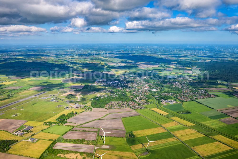 Aerial image Leck - Town View of the streets and houses of the residential areas in Leck in the state Schleswig-Holstein, Germany