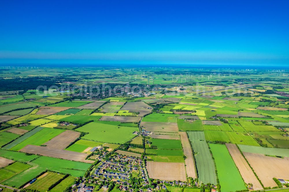 Leck from the bird's eye view: Town View of the streets and houses of the residential areas in Leck in the state Schleswig-Holstein, Germany