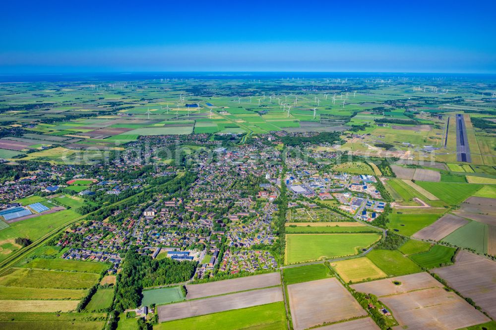 Leck from the bird's eye view: Town View of the streets and houses of the residential areas in Leck in the state Schleswig-Holstein, Germany