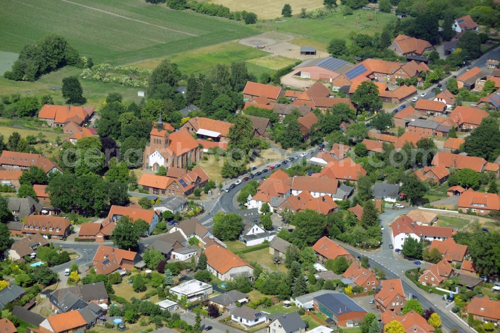 Aerial image Leiferde - Town View of the streets and houses of the residential areas in Leiferde in the state Lower Saxony