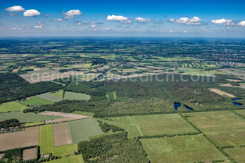 Aerial photograph Lentföhrden - Town View of the streets and houses of the residential areas in Lentfoehrden in the state Schleswig-Holstein, Germany