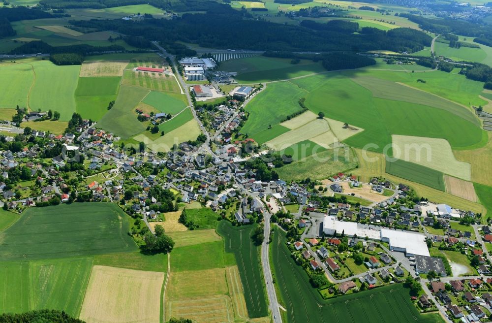 Aerial photograph Leupoldsgrün - Town View of the streets and houses in Leupoldsgruen in the state Bavaria, Germany