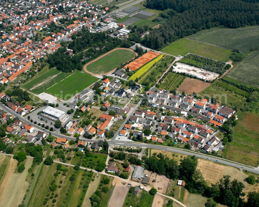 Liedolsheim from the bird's eye view: Town View of the streets and houses of the residential areas in Liedolsheim in the state Baden-Wuerttemberg, Germany