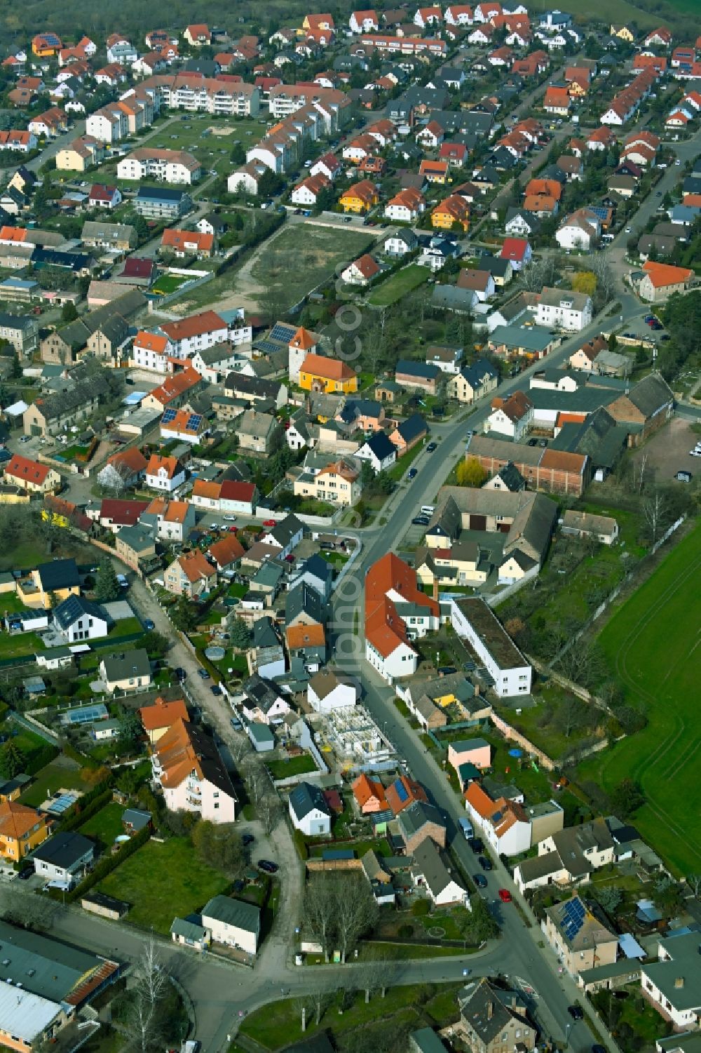 Lieskau from above - Town View of the streets and houses of the residential areas in Lieskau in the state Saxony-Anhalt, Germany