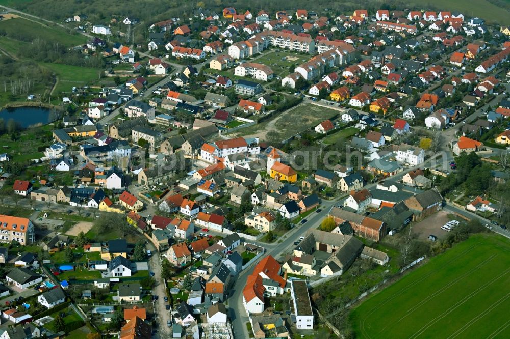 Lieskau from the bird's eye view: Town View of the streets and houses of the residential areas in Lieskau in the state Saxony-Anhalt, Germany