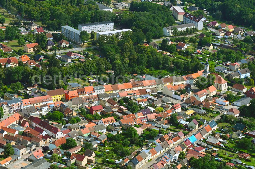 Aerial image Lindow (Mark) - City view of the streets and houses of the residential areas at Gudelacksee in Lindow (Mark) in the state Brandenburg, Germany