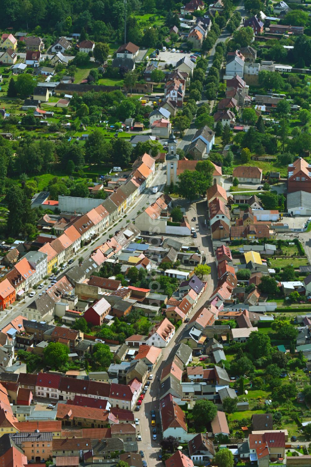 Lindow (Mark) from above - City view of the streets and houses of the residential areas at Gudelacksee in Lindow (Mark) in the state Brandenburg, Germany