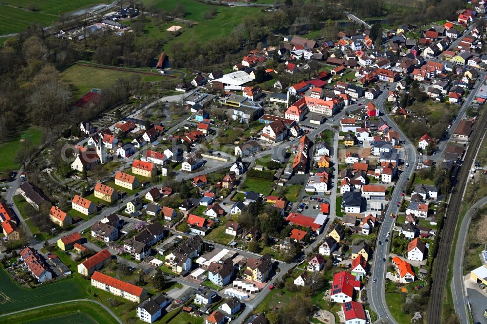 Aerial photograph Mainleus - Town View of the streets and houses of the residential areas in Mainleus in the state Bavaria, Germany