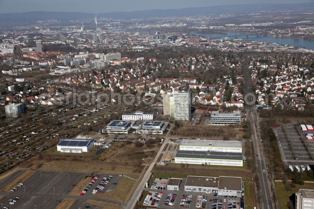 Mainz-Oberstadt from the bird's eye view: Local view of Mainz-Oberstadt in the state of Rhineland-Palatinate,