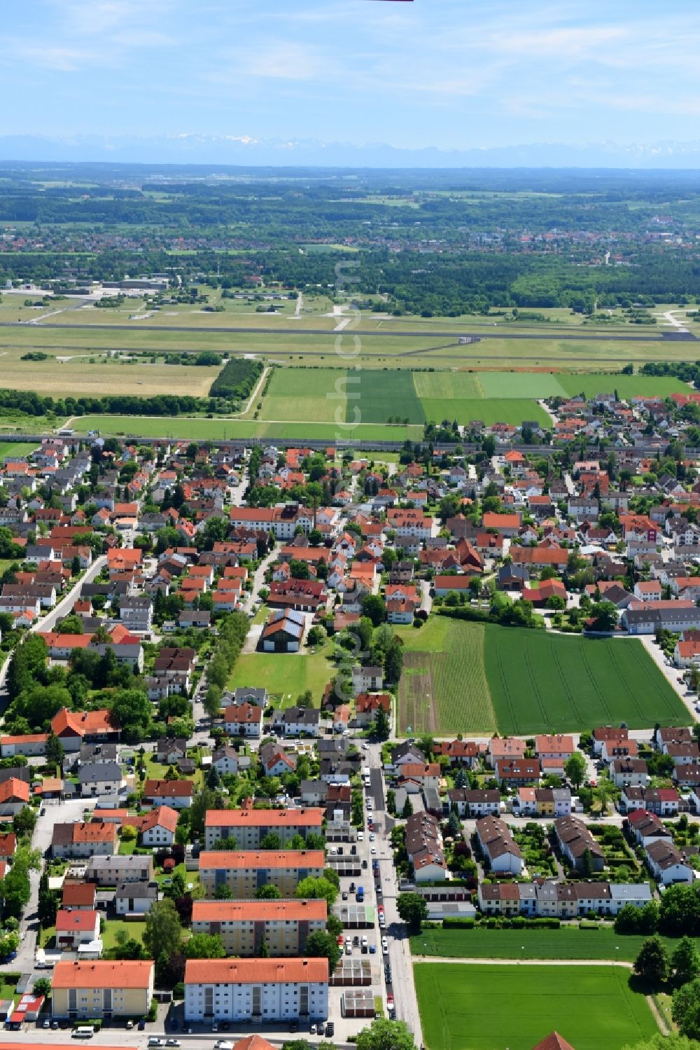 Maisach from the bird's eye view: Town View of the streets and houses of the residential areas in Maisach in the state Bavaria, Germany