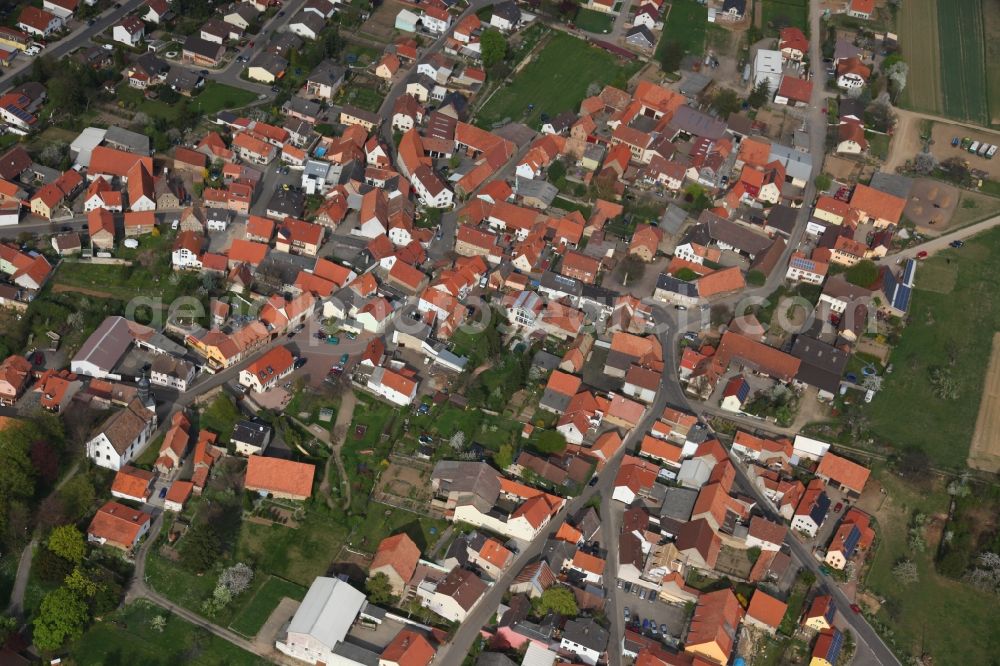 Mauchenheim from the bird's eye view: Local view of Mauchenheim in the state of Rhineland-Palatinate