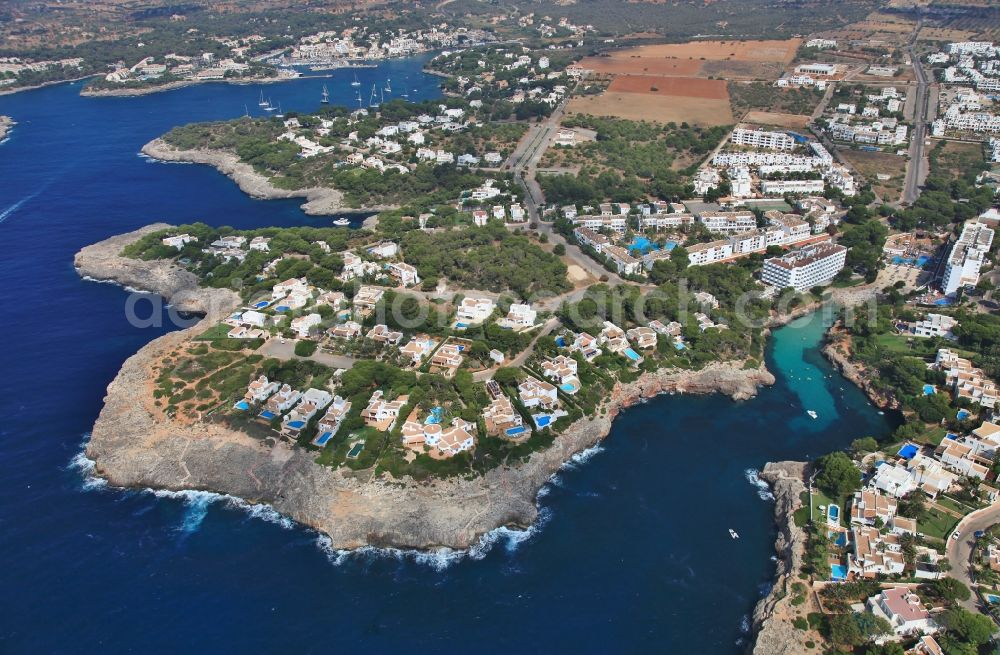 Aerial photograph Santanyí - Townscape on the seacoast of Cala d'Or in SantanyA? in Mallorca in Islas Baleares, Spain