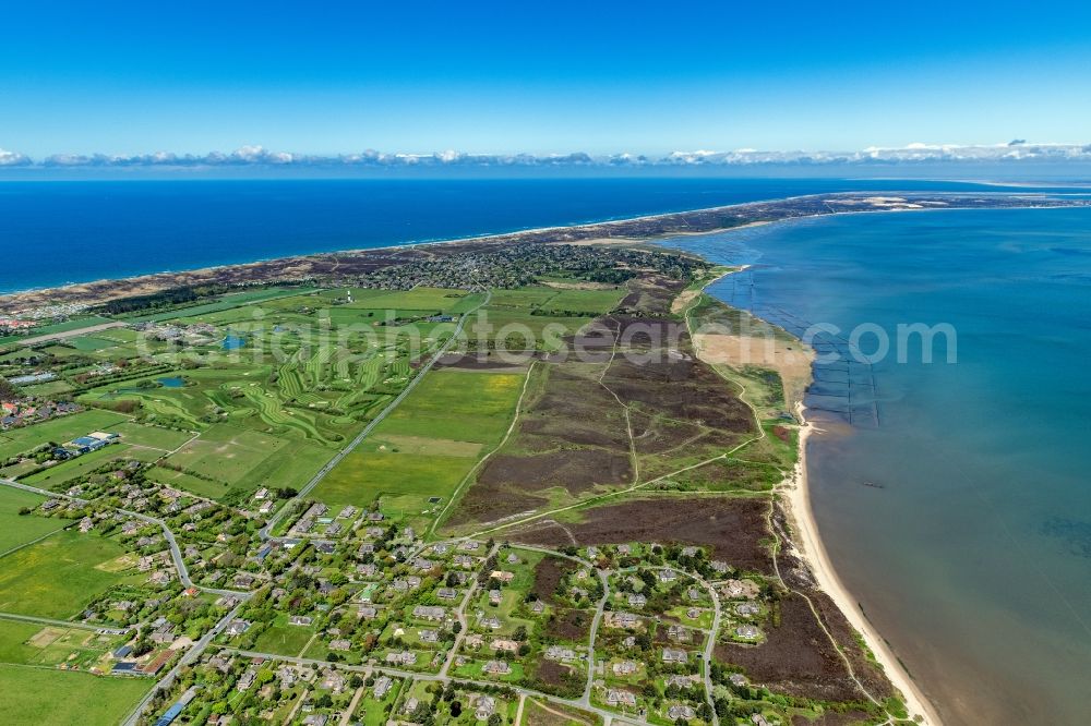 Aerial image Wenningstedt-Braderup (Sylt) - Townscape on the seacoast in the district Braderup in Wenningstedt-Braderup (Sylt) at the island Sylt in the state Schleswig-Holstein, Germany