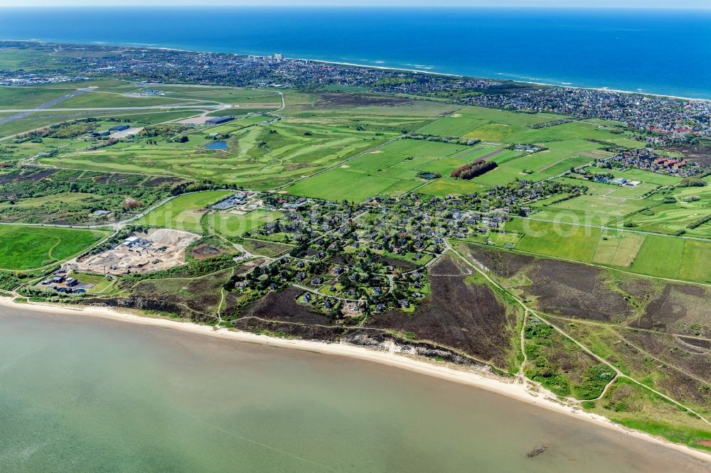 Wenningstedt-Braderup (Sylt) from above - Townscape on the seacoast in the district Braderup in Wenningstedt-Braderup (Sylt) at the island Sylt in the state Schleswig-Holstein, Germany