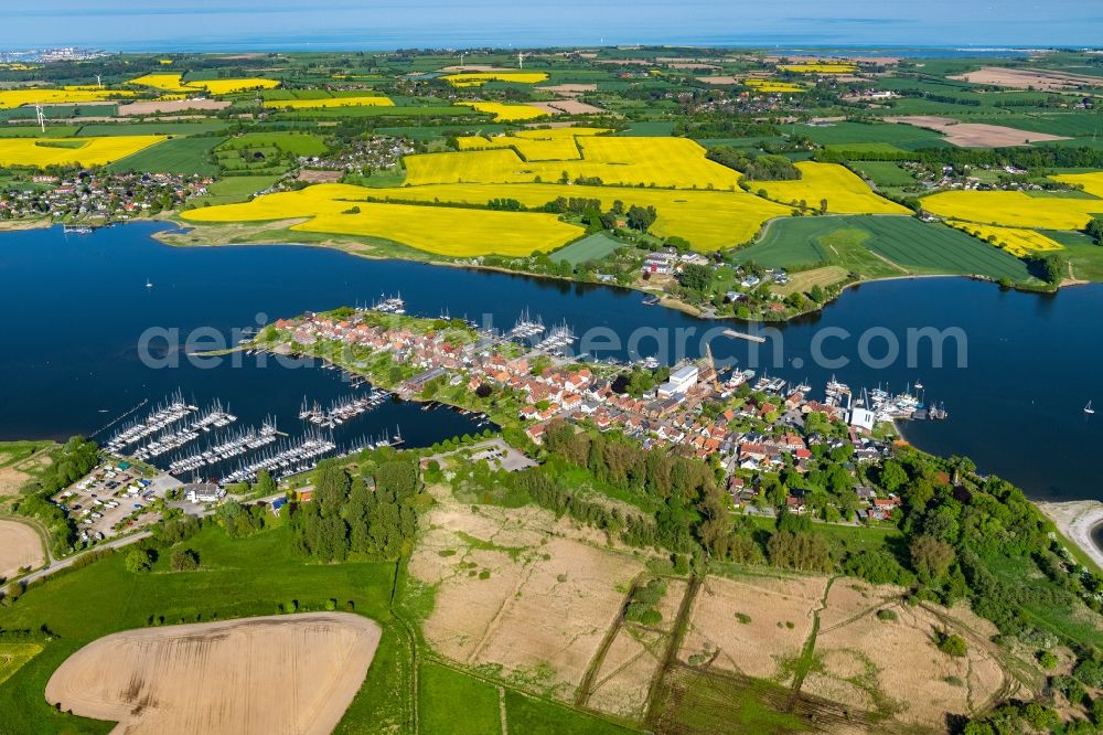 Aerial photograph Arnis - Townscape on the seacoast of the Baltic Sea in Arnis in the state Schleswig-Holstein, Germany