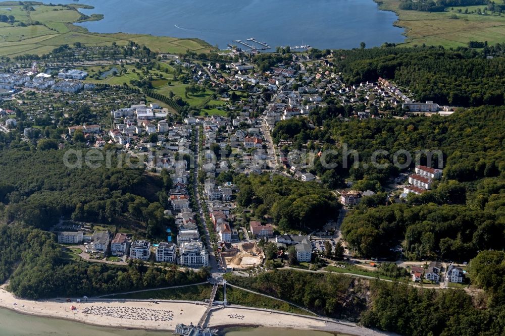 Sellin from the bird's eye view: Townscape on the seacoast of Ostsee along the Wilhelmstrasse in Sellin at the baltic coast on the island Ruegen in the state Mecklenburg - Western Pomerania, Germany