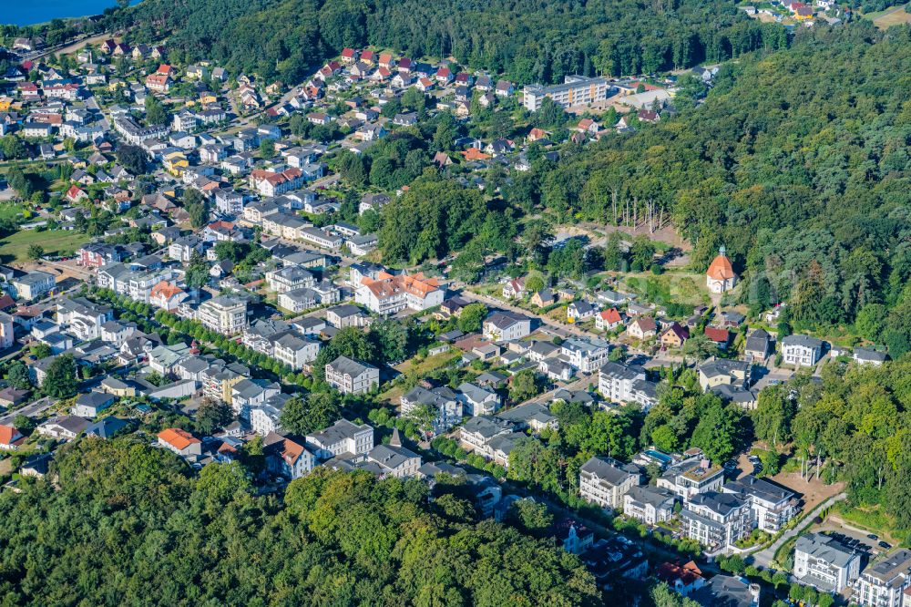 Ostseebad Sellin from the bird's eye view: Townscape on the seacoast of Ostsee along the Wilhelmstrasse in Sellin at the baltic coast on the island Ruegen in the state Mecklenburg - Western Pomerania, Germany