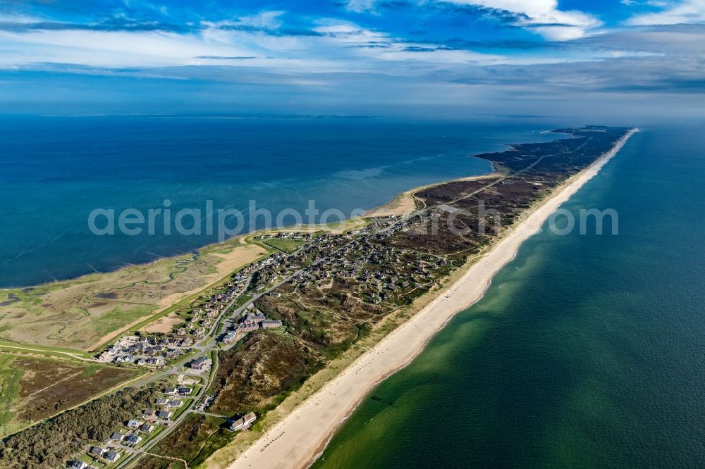 Rantum (Sylt) from the bird's eye view: Townscape on the seacoast in Rantum (Sylt) at the island Sylt in the state Schleswig-Holstein, Germany