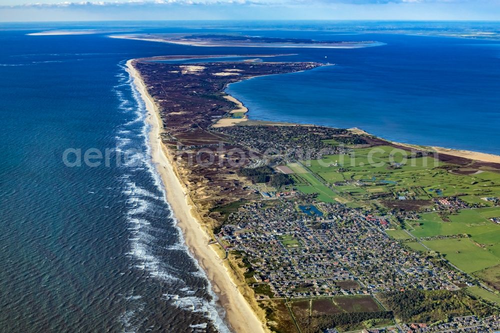 Wenningstedt-Braderup (Sylt) from above - Townscape on the seacoast in Wenningstedt-Braderup (Sylt) on Island Sylt in the state Schleswig-Holstein, Germany