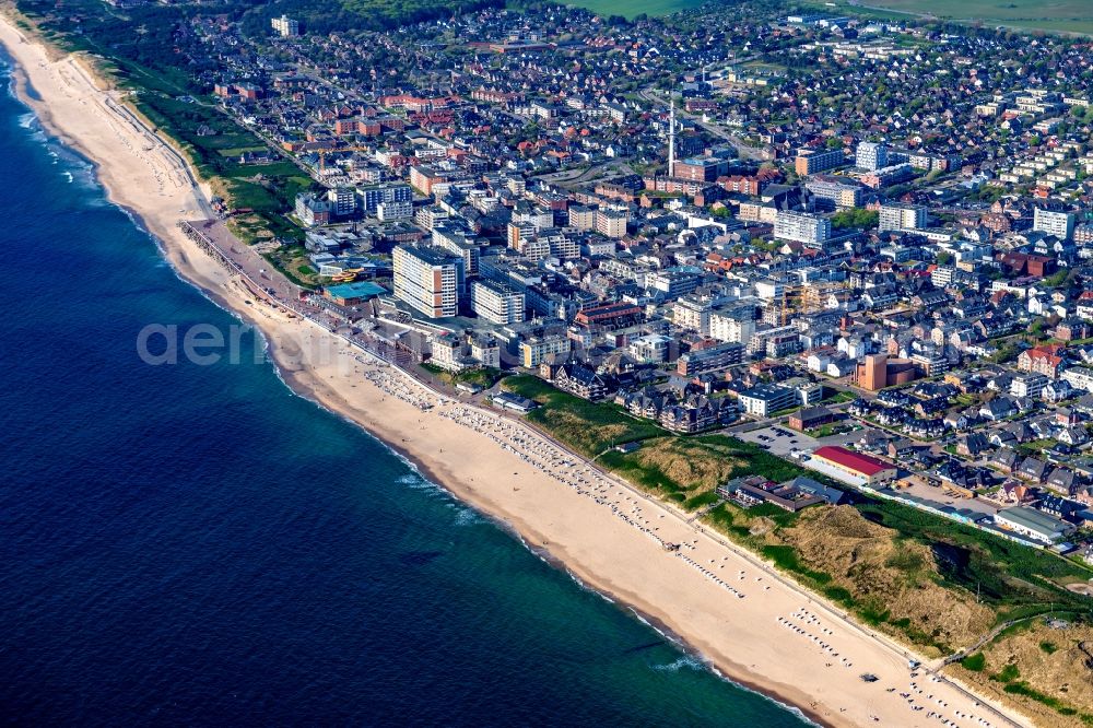 Westerland from the bird's eye view: Townscape on the seacoast in Westerland at the island Sylt in the state Schleswig-Holstein, Germany