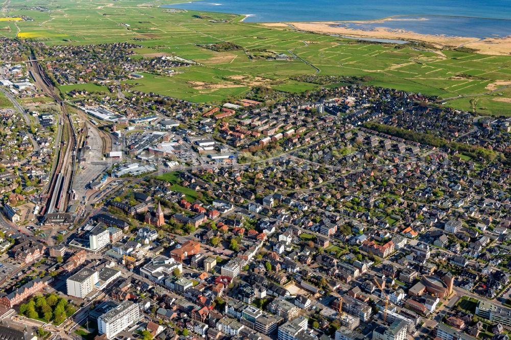 Aerial photograph Westerland - Townscape on the seacoast in Westerland at the island Sylt in the state Schleswig-Holstein, Germany