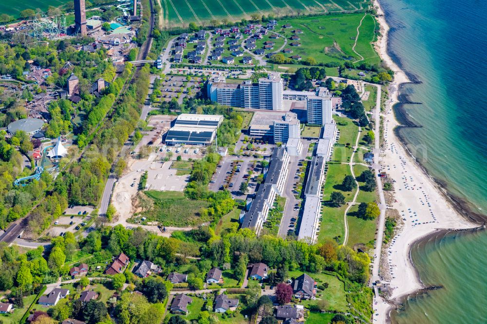 Aerial photograph Sierksdorf - Village on marine coastal area of Baltic Sea in Sierksdorf in the state Schleswig-Holstein