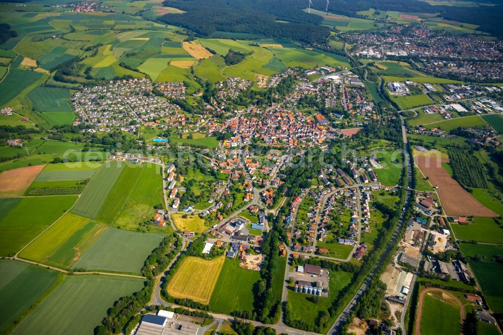 Mengeringhausen from the bird's eye view: Town View of the streets and houses of the residential areas in Mengeringhausen in the state Hesse, Germany