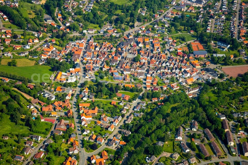 Aerial image Mengeringhausen - Town View of the streets and houses of the residential areas in Mengeringhausen in the state Hesse, Germany