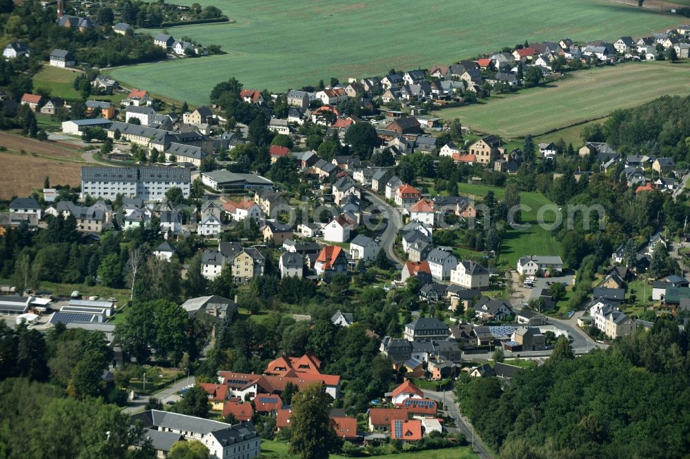 Mohlsdorf from above - Town View of the streets and houses of the residential areas along the Strasse der Einheit in Mohlsdorf in the state Thuringia