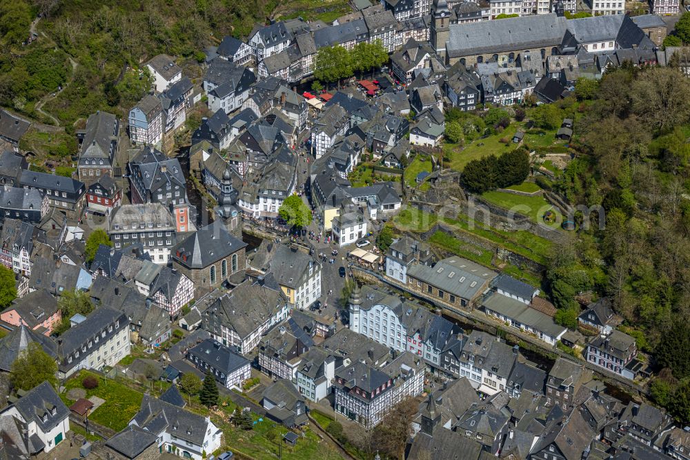 Aerial photograph Monschau - Town View of the streets and houses of the residential areas in Monschau in the state North Rhine-Westphalia, Germany