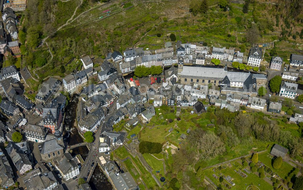 Monschau from the bird's eye view: Town View of the streets and houses of the residential areas in Monschau in the state North Rhine-Westphalia, Germany